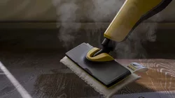 La pulizia a vapore è sicura per i pavimenti in legno